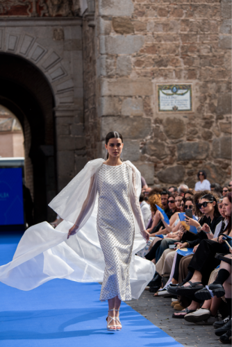 VESTIDO DE NOVIA DENÉBOLA